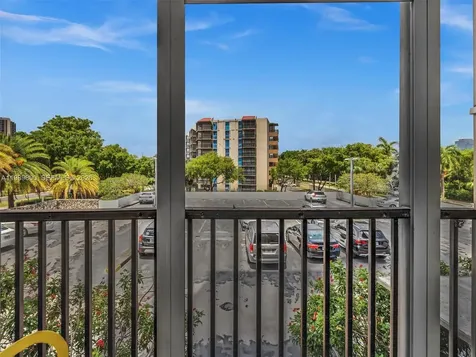 3375 N Country Club Drive Aventura FL 33180
