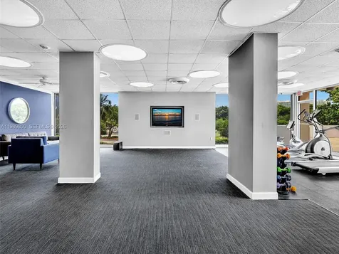 3375 N Country Club Drive Aventura FL 33180