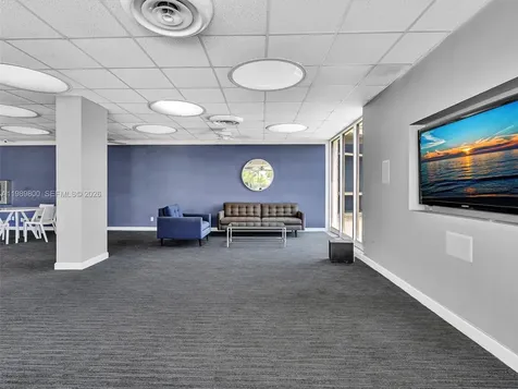 3375 N Country Club Drive Aventura FL 33180