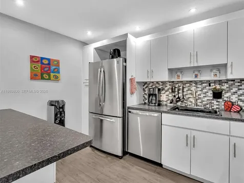 3375 N Country Club Drive Aventura FL 33180