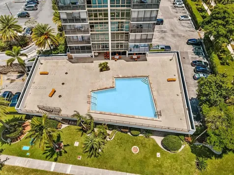 3375 N Country Club Drive Aventura FL 33180