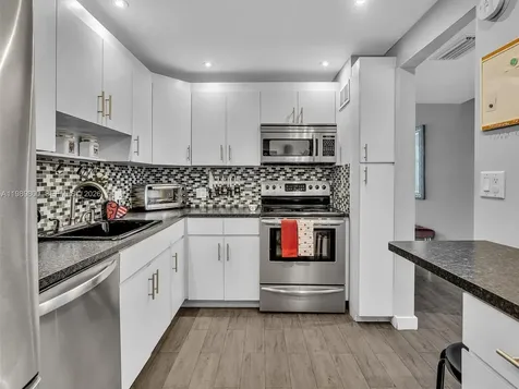 3375 N Country Club Drive Aventura FL 33180