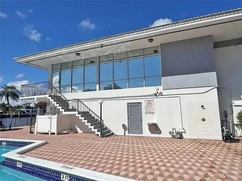 3113 S Ocean Drive Hallandale Beach FL 33009