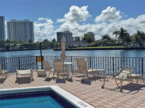 3113 S Ocean Drive Hallandale Beach FL 33009