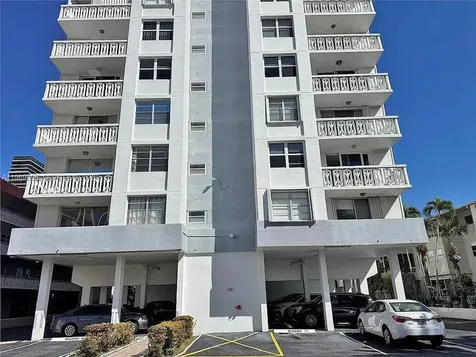 3113 S Ocean Drive Hallandale Beach FL 33009
