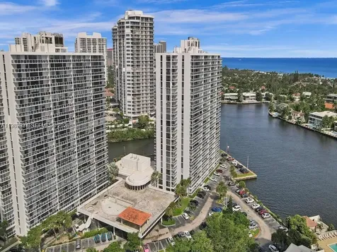 20515 E Country Club Drive Aventura FL 33180
