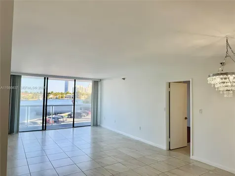 20515 E Country Club Drive Aventura FL 33180