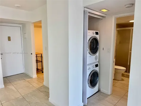 20515 E Country Club Drive Aventura FL 33180