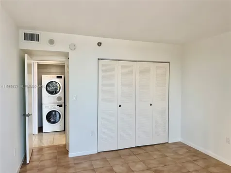 20515 E Country Club Drive Aventura FL 33180