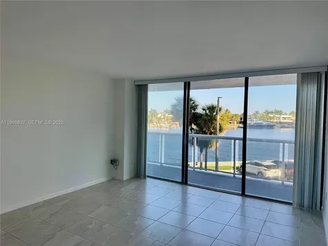 20515 E Country Club Drive Aventura FL 33180