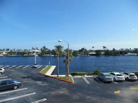 20515 E Country Club Drive Aventura FL 33180