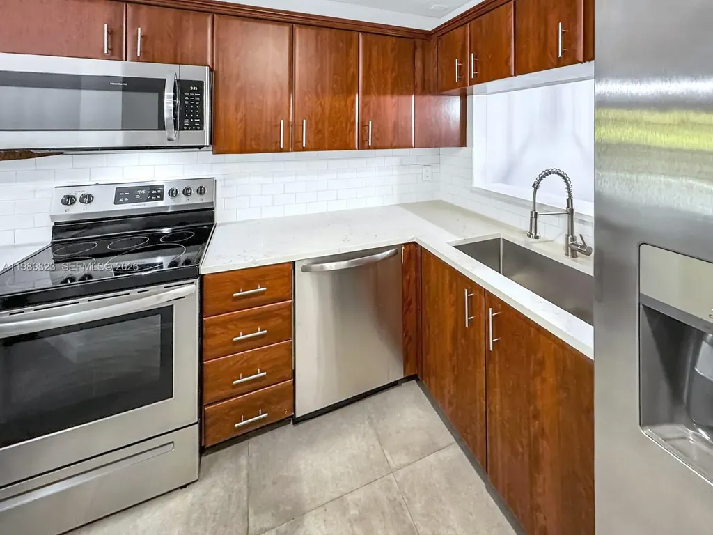 700 SE 14th Street Fort Lauderdale FL 33316