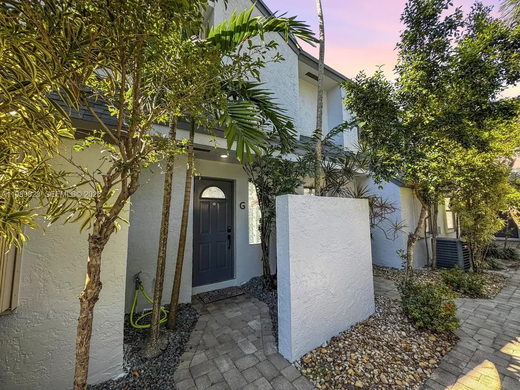 700 SE 14th Street Fort Lauderdale FL 33316