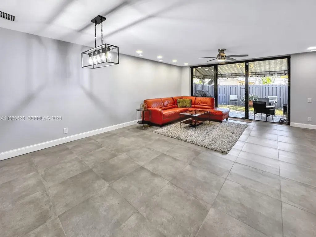 700 SE 14th Street Fort Lauderdale FL 33316