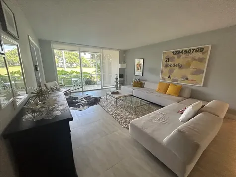 4017 N Cypress Drive Pompano Beach FL 33069