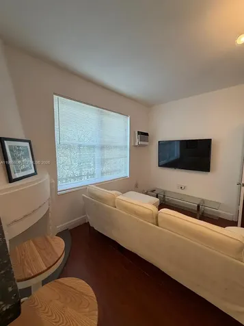 1525 Meridian Avenue Miami Beach FL 33139
