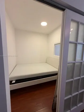 1525 Meridian Avenue Miami Beach FL 33139