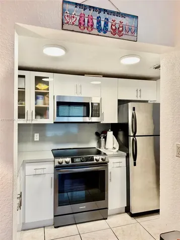 7326 Collins Avenue Miami Beach FL 33141