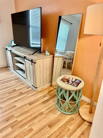 7326 Collins Avenue Miami Beach FL 33141