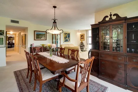 1121 Crandon Boulevard Key Biscayne FL 33149