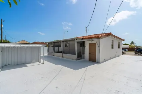 4485 E 8th Avenue Hialeah FL 33013