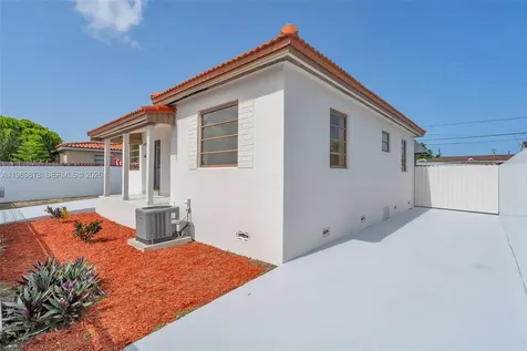 4485 E 8th Avenue Hialeah FL 33013