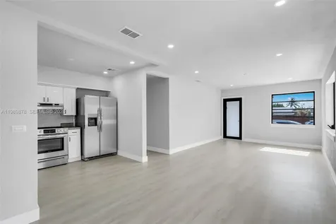 4485 E 8th Avenue Hialeah FL 33013