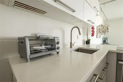 1035 West Avenue Miami Beach FL 33139
