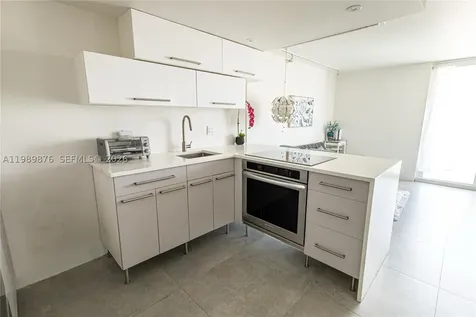 1035 West Avenue Miami Beach FL 33139