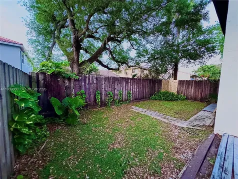 3911 Farragut Street Hollywood FL 33021
