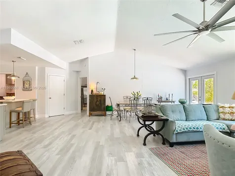 310 14th Street SE Naples FL 34117