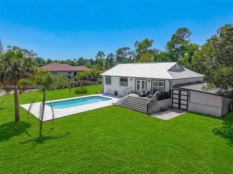 310 14th Street SE Naples FL 34117