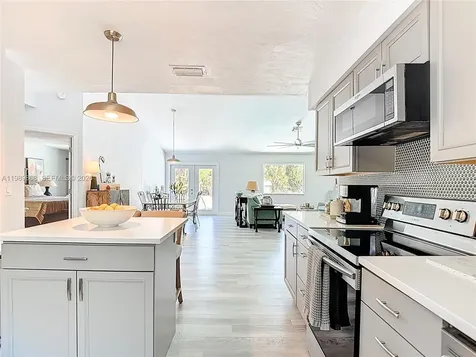 310 14th Street SE Naples FL 34117
