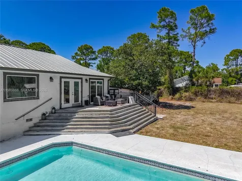 310 14th Street SE Naples FL 34117