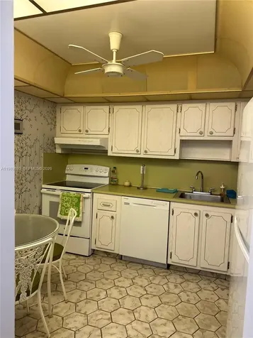 410 SE 2nd Street Hallandale Beach FL 33009