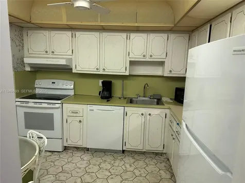 410 SE 2nd Street Hallandale Beach FL 33009