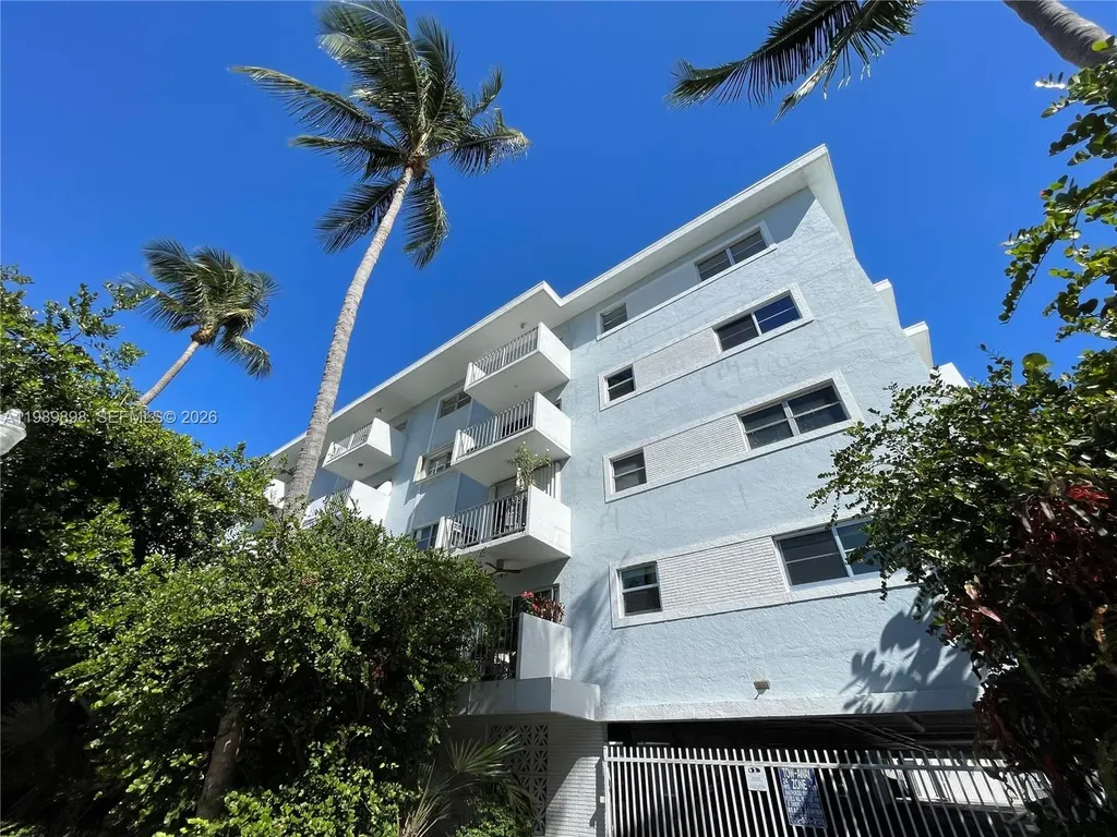 221 Meridian Avenue Miami Beach FL 33139