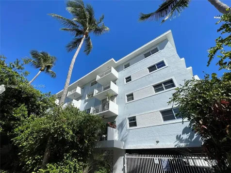 221 Meridian Avenue Miami Beach FL 33139