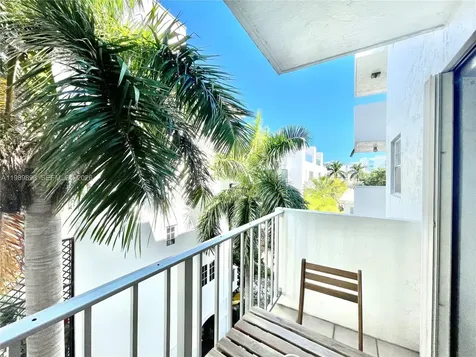 221 Meridian Avenue Miami Beach FL 33139