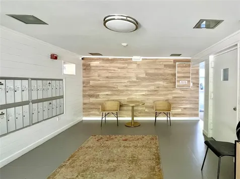 221 Meridian Avenue Miami Beach FL 33139