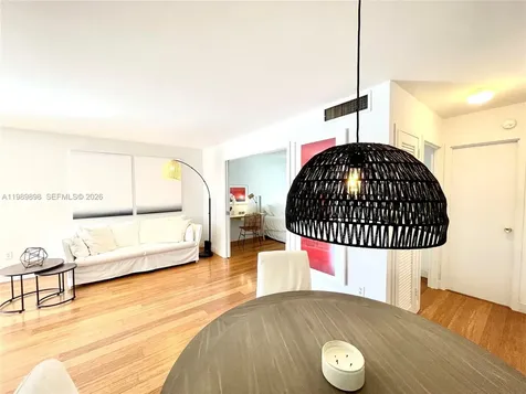 221 Meridian Avenue Miami Beach FL 33139