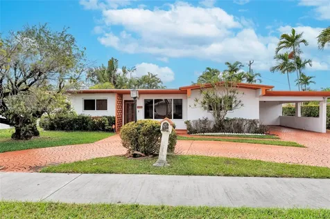 5660 W 13th Court Hialeah FL 33012