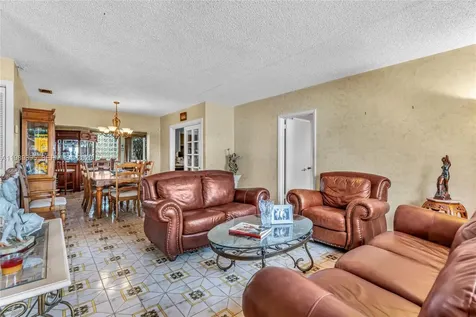 5660 W 13th Court Hialeah FL 33012