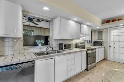 5660 W 13th Court Hialeah FL 33012