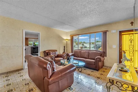 5660 W 13th Court Hialeah FL 33012