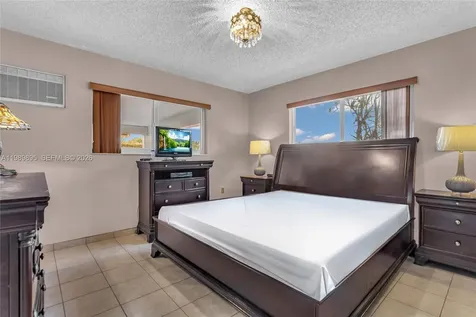 5660 W 13th Court Hialeah FL 33012