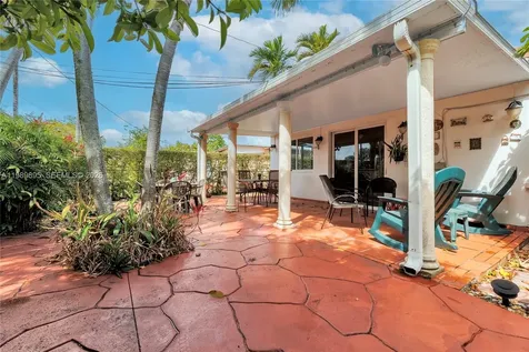 5660 W 13th Court Hialeah FL 33012
