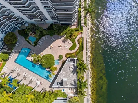 3600 Mystic Pointe Drive Aventura FL 33180