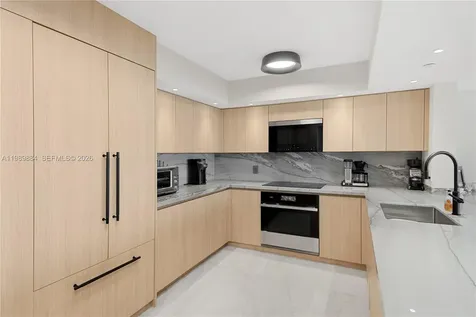 1800 Sunset Harbour Drive Miami Beach FL 33139