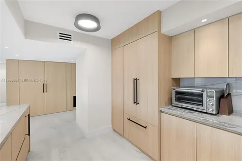 1800 Sunset Harbour Drive Miami Beach FL 33139